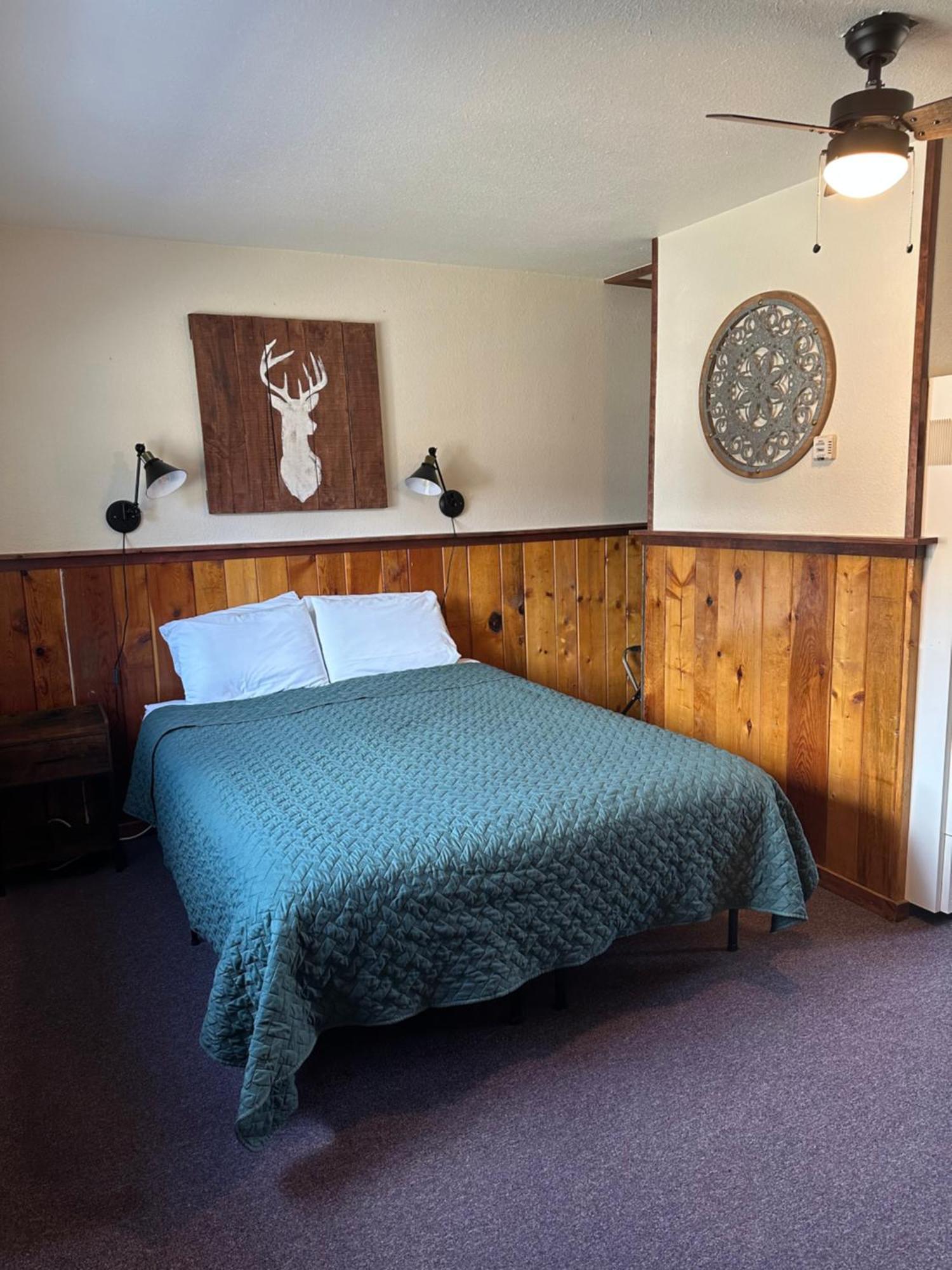 רד ריבר Deer Lodge חדר תמונה